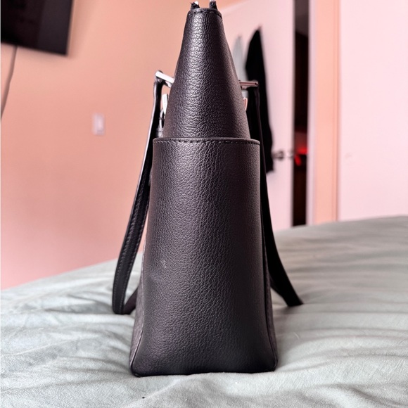 Black Signature Michael Kors Tote and wallet set - Picture 6 of 13